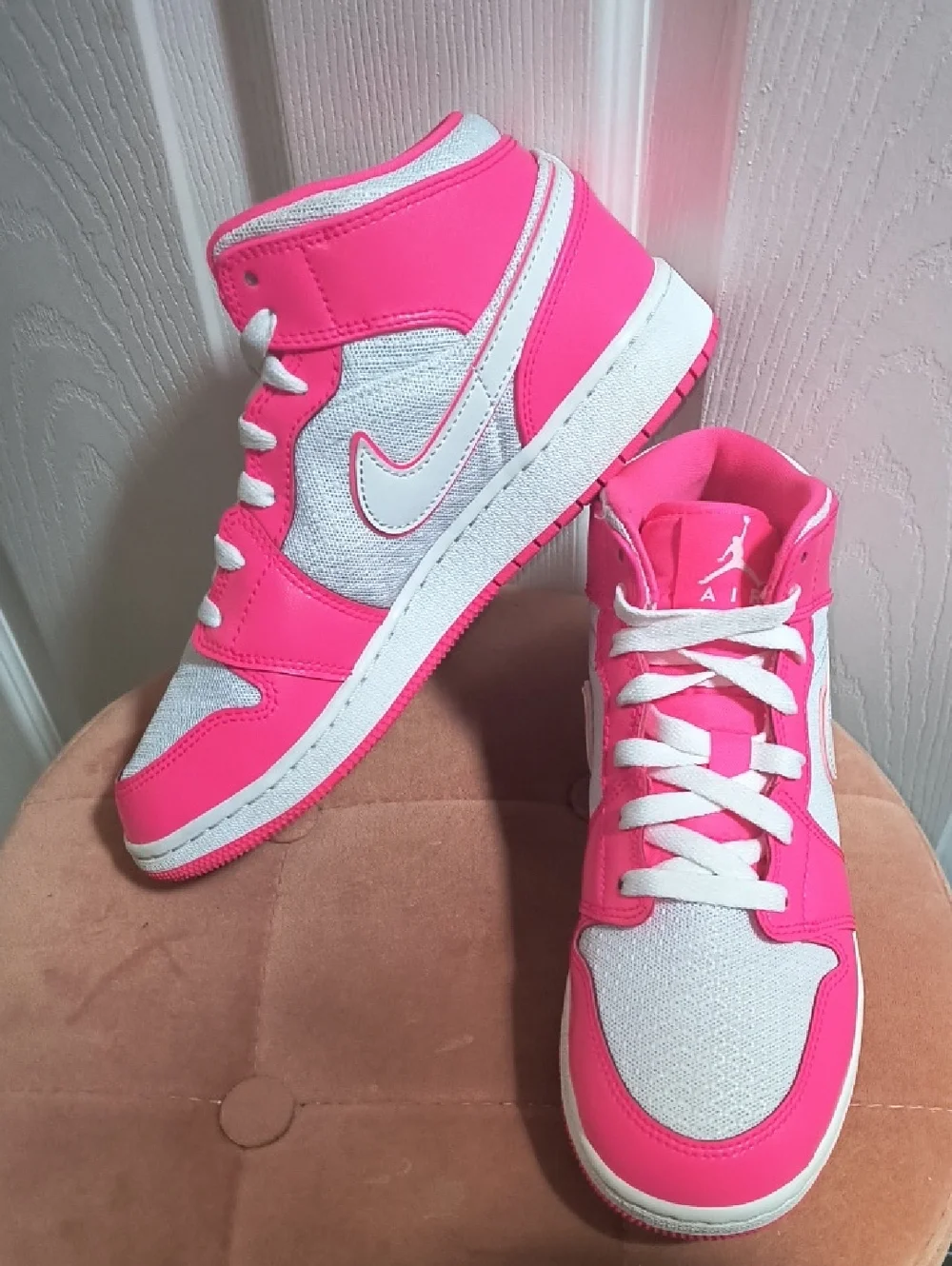 Nike Air Jordan 1 Mid – GS Hyper Pink Size 6Y / Women’s 7.5 - 8